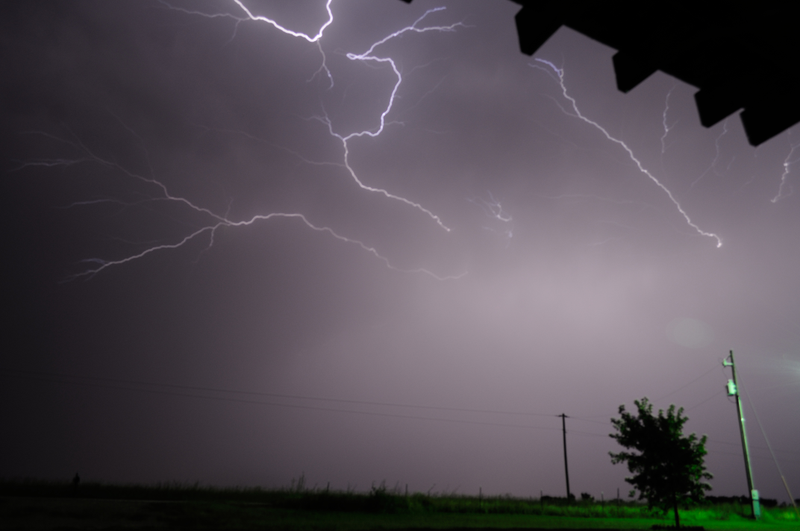 Illustration for article titled Kansas Thunderstorm on a Clear Night